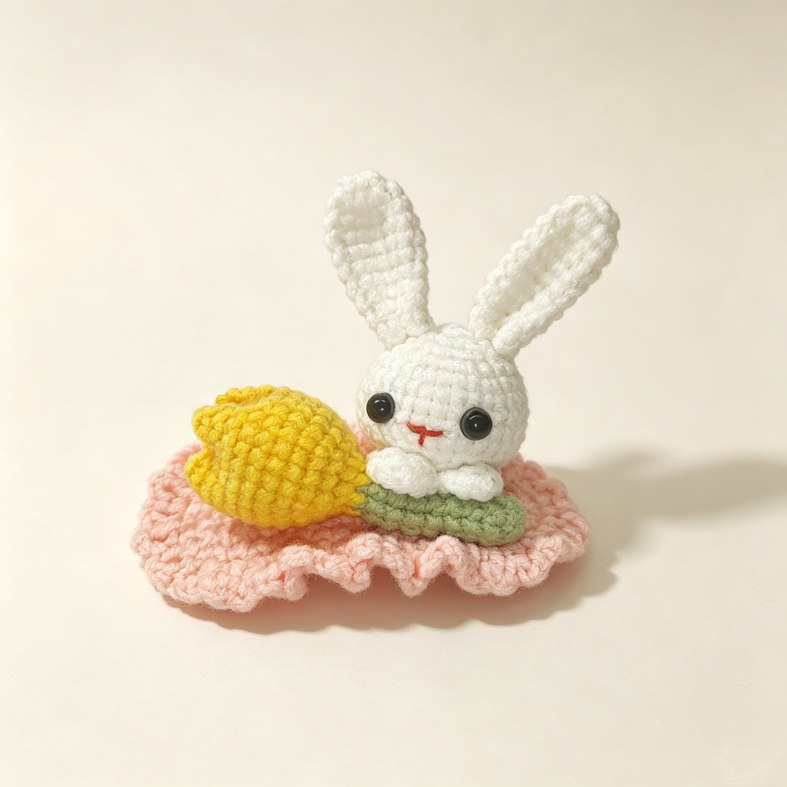ELA BOUTIQUE |CROCHET WHITE BUNNY TULIP HAIR CLIP