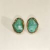 ELA BOUTIQUE| GOLD IRREGULAR GREEN STONE STUD EARRINGS